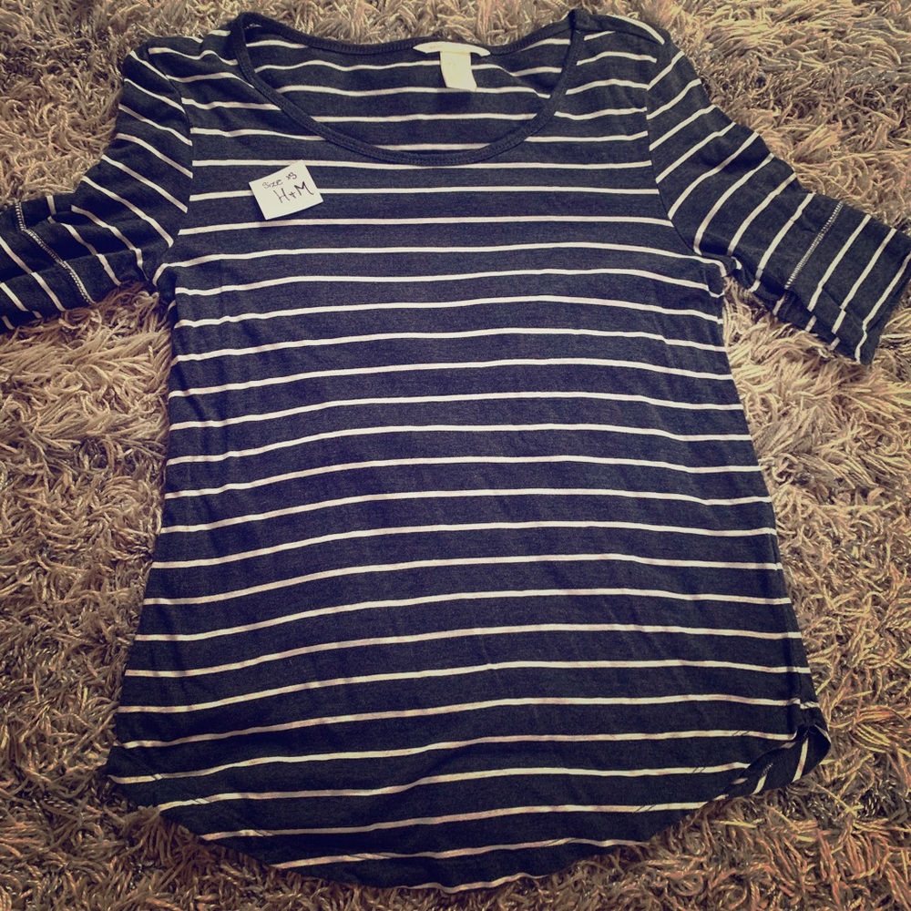 H & M top size (XS) 4$
